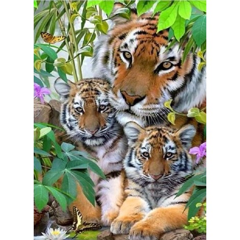 Tiger & Adorable Cubs Diamond Painting